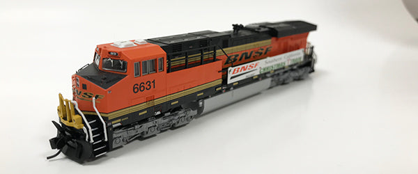 N Detailed GEVO - BNSF #6631 Christmas